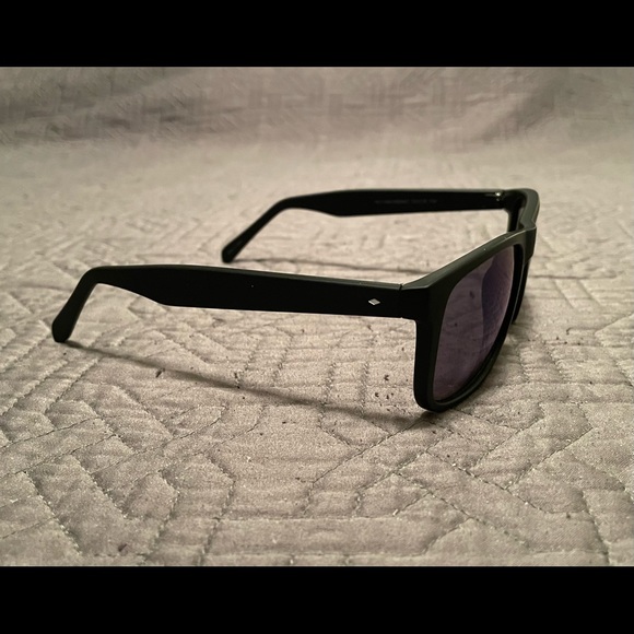 FOSSIL Sunglasses Black / Blue lenses - Picture 3 of 6